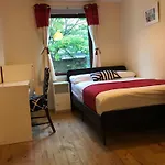 Edinburgh City Centre Old Town Holiday Apartment 3 Bedrooms